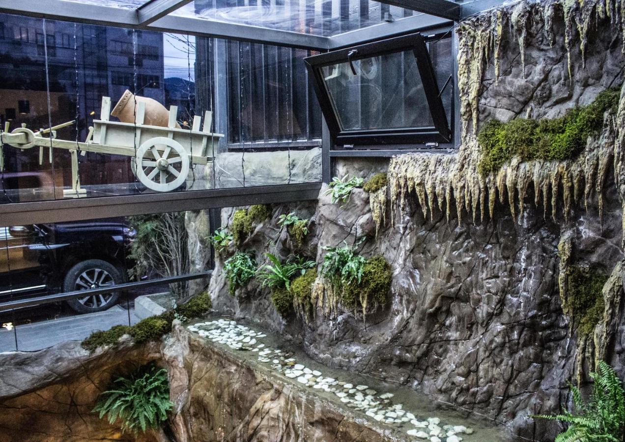 Bg Palace Hotel Tbilisi Zewnętrze zdjęcie